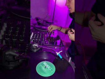 DJ Грув миксует техно!